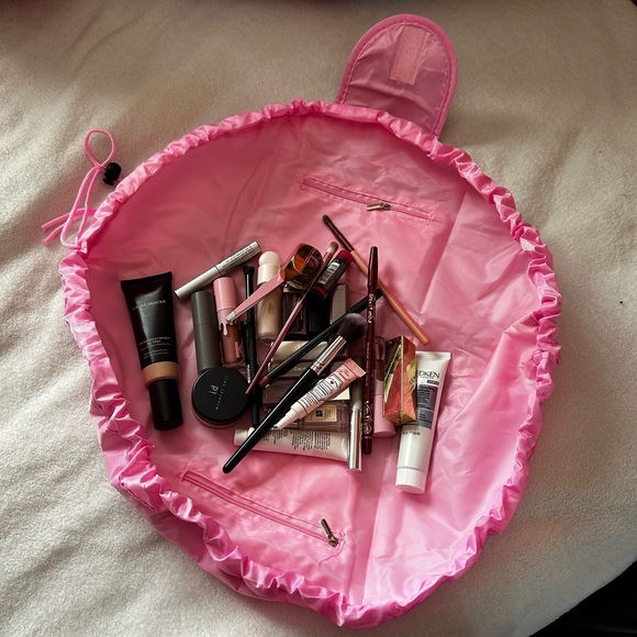 Drawstring makeup bag! - Picture 1 of 14